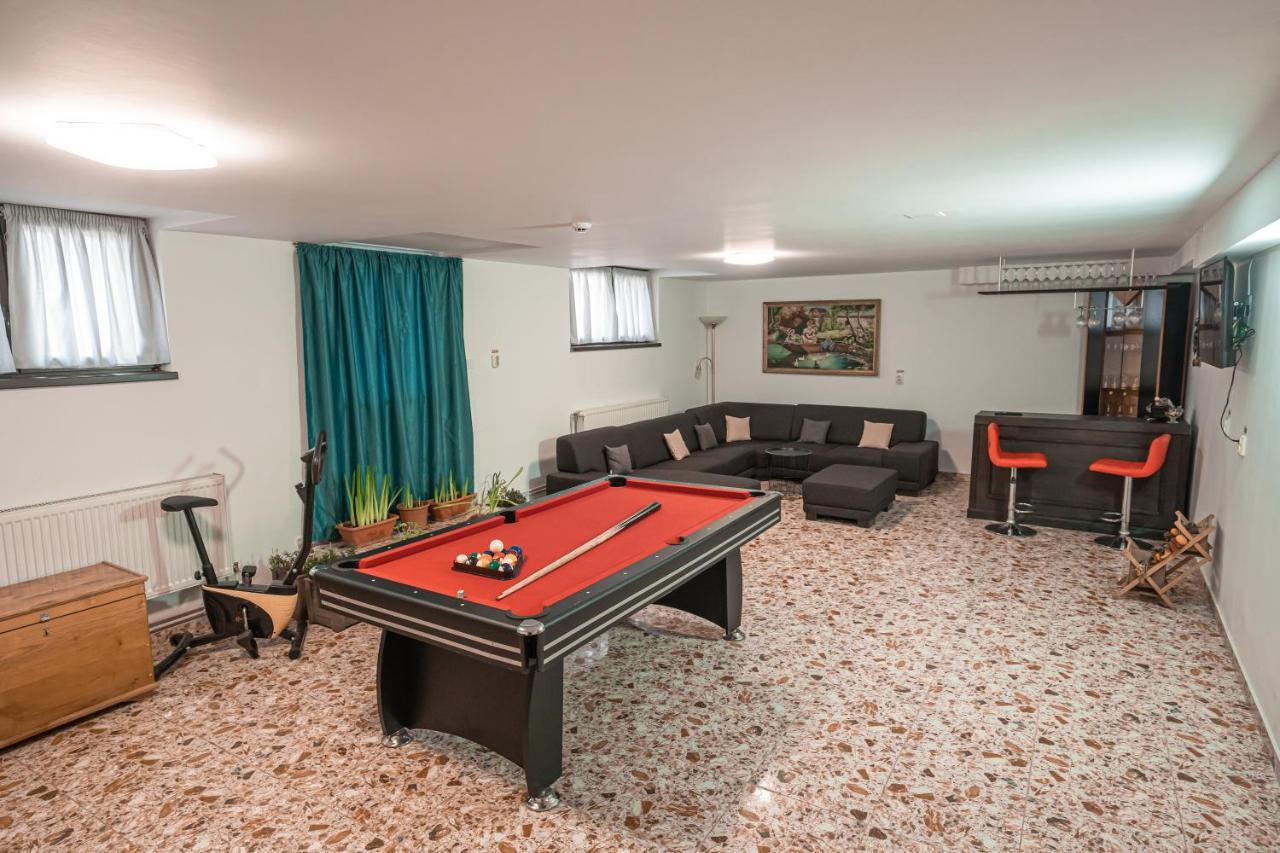 Отель Casa Danei Брашов Экстерьер фото