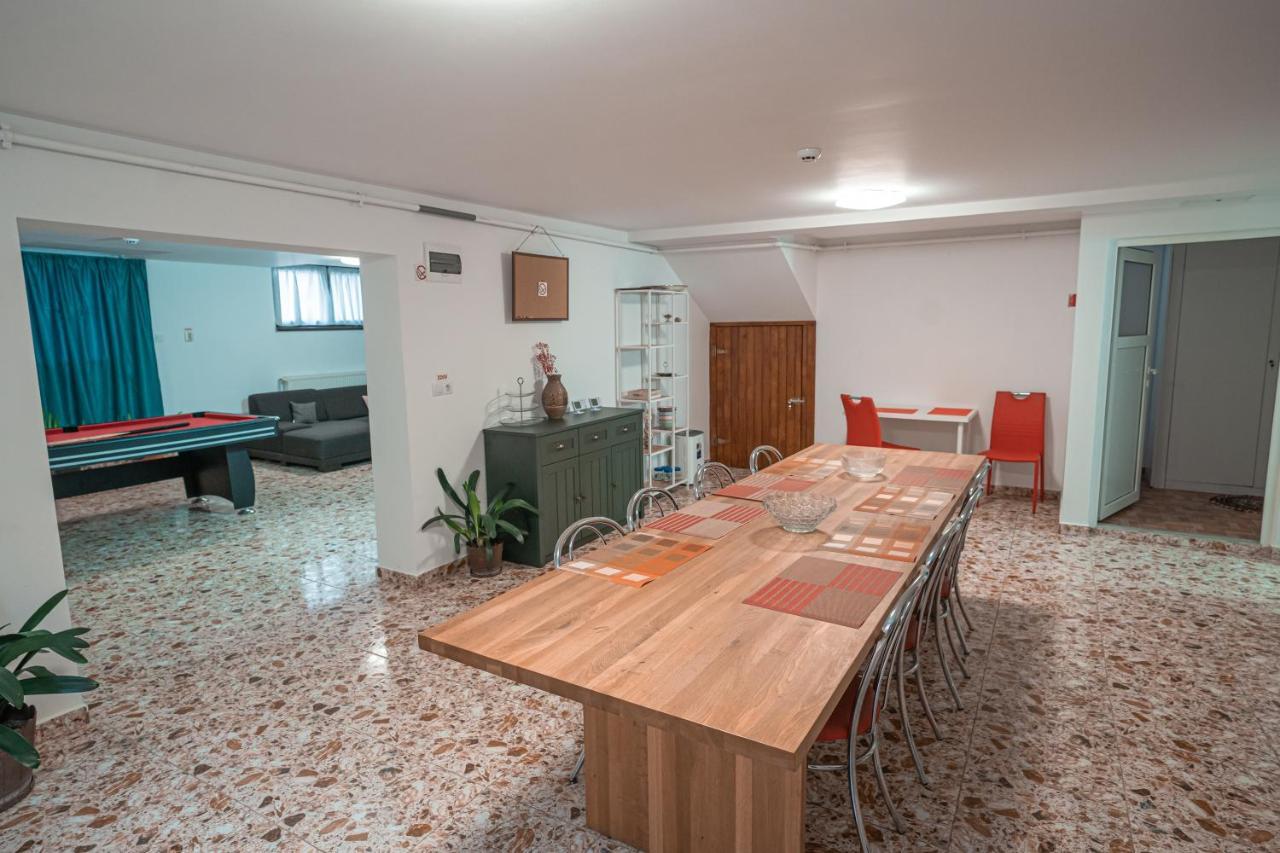 Отель Casa Danei Брашов Экстерьер фото